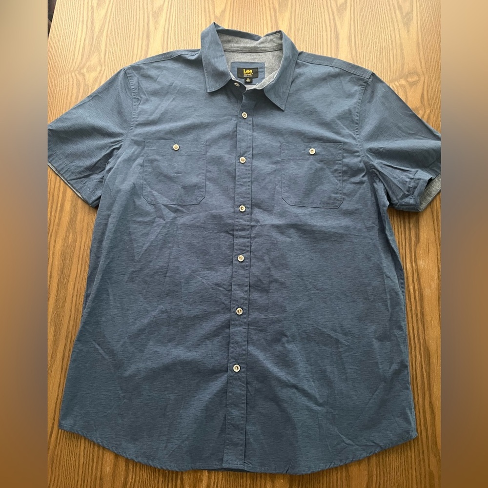 Lee Men's Casual Blue Button Down Shirt